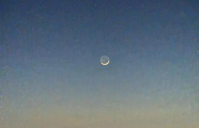 ظهر فوق بيروت.. شاهدوا صور هلال رمضان بالعين المُجردة
