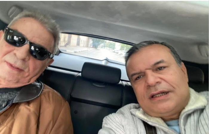 بعد تعرّضه لوعكة صحية أقلقت الجمهور.. الفنان الشهير يُغادر المستشفى (صورة)