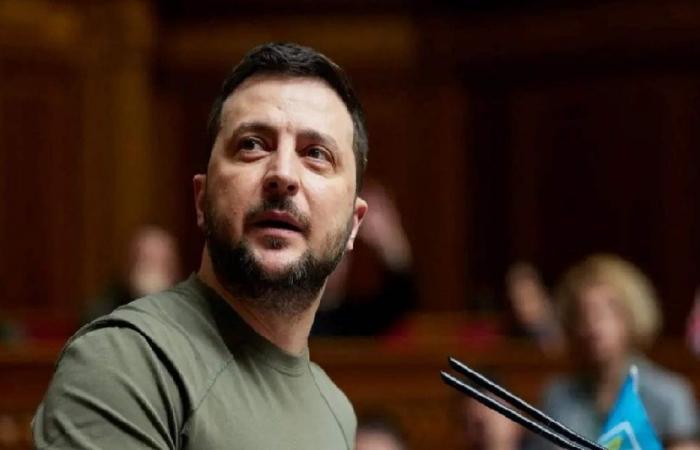 زيلينسكي يعلن مناقشة التنازلات الإقليمية مع ترامب