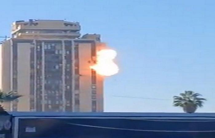 بالفيديو: استهداف مبنى محافظة حلب بـ”مسيرة”