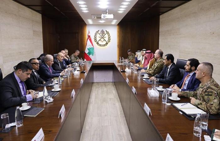 العماد هيكل يتابع التحضيرات لانعقاد مؤتمر دعم الجيش