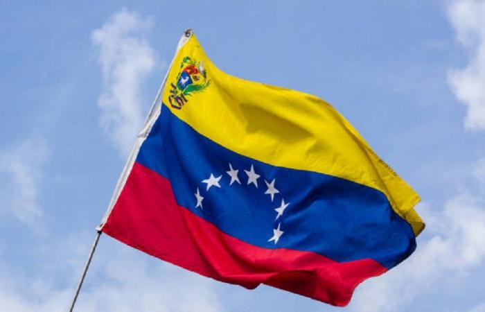 في فنزويلا.. إطلاق سراح 100 سجين سياسي