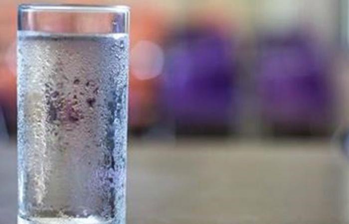 الماء البارد وحرق السعرات.. حقيقة علمية أم مبالغة؟