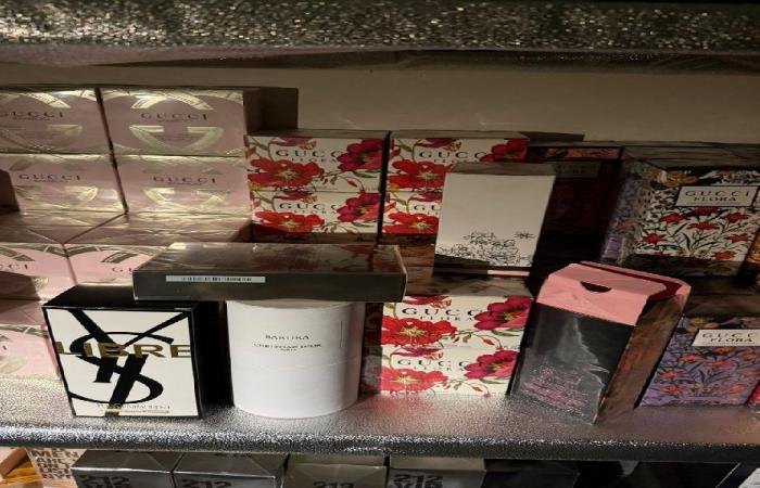 10 آلاف عبوة عطر مزوّر!