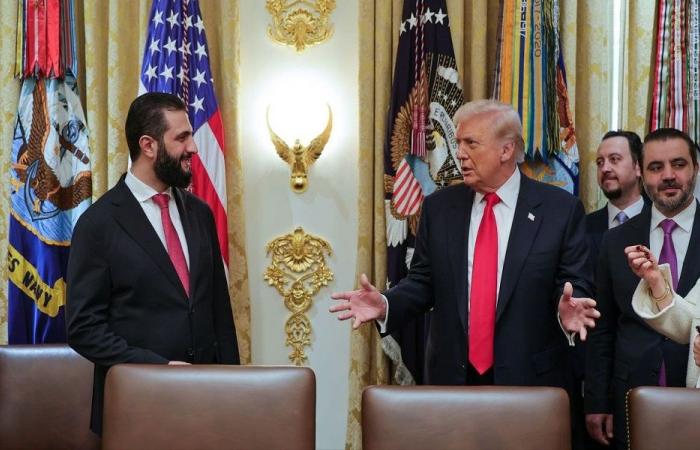 “المونيتور”: ترامب طلب من الشرع إنهاء الاشتباكات مع الأكراد