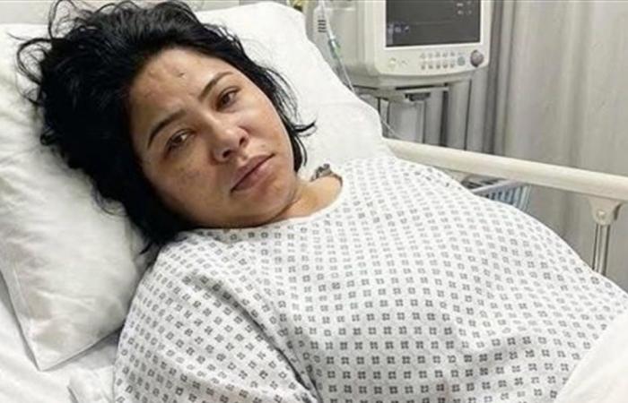 تبكي بحرقة داخل المستشفى.. فيديو لشيرين عبد الوهاب ينتشر ما حقيقته؟