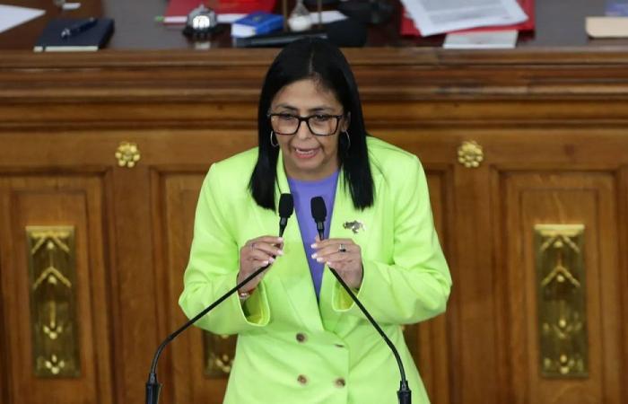 رئيسة فنزويلا بالوكالة تدعو الى “تفاهمات مع المعارضة”