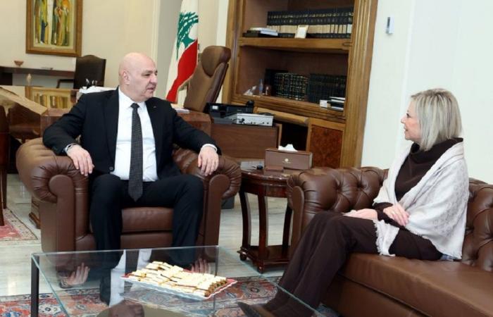 عون وبلاسخارت يناقشان الاستقرار في الجنوب