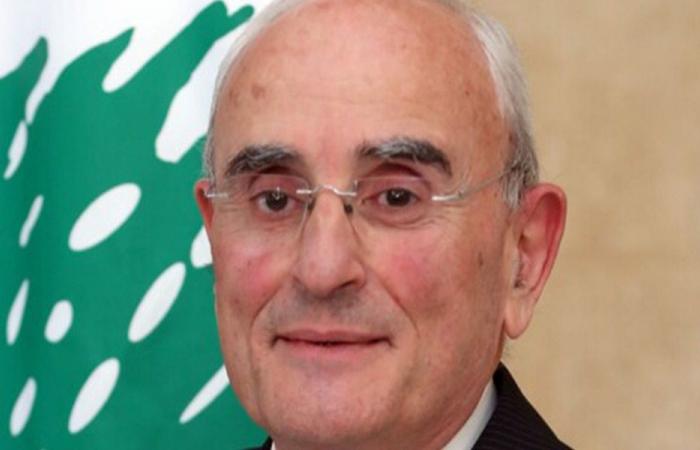 وزير الدفاع: سنتعاطى مع كلام قاسم بالصبر!