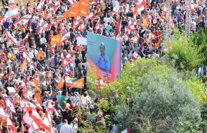 “التيار”: جعجع يعيش حالة إفلاس سياسي