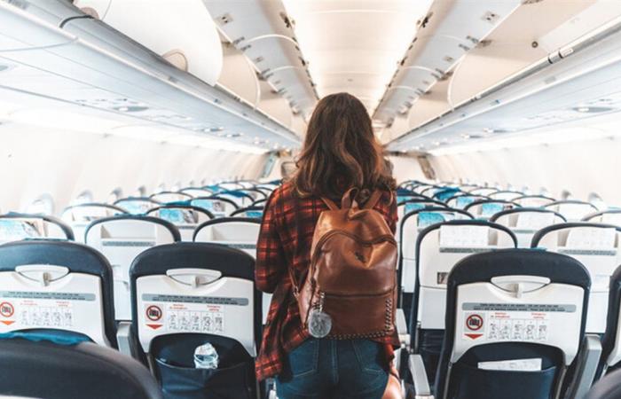 لماذا يسبب السفر بالطائرة غازات وانتفاخًا؟