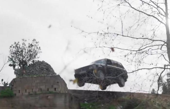 فيديو لسقوط سيارة في كفردبيان... ما حقيقته؟