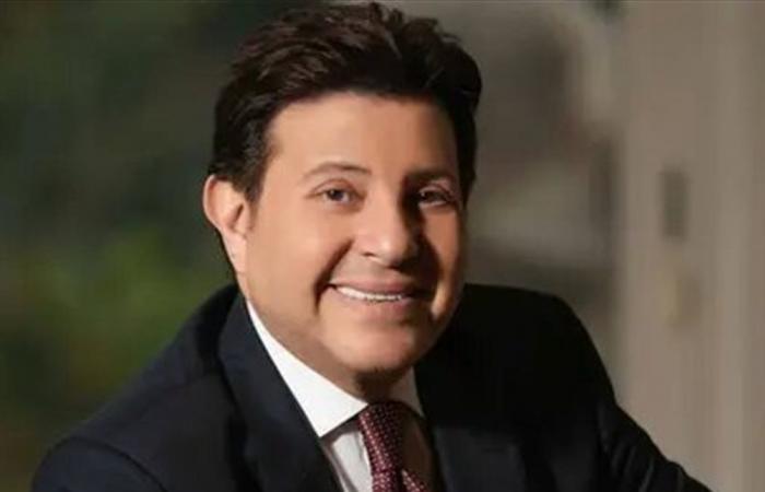بعد وعكته الصحية.. نجوم الفن يدعون لهاني شاكر بالشفاء