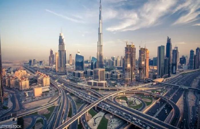 دبي: التعامل مع مسيرة سقطت في البدع