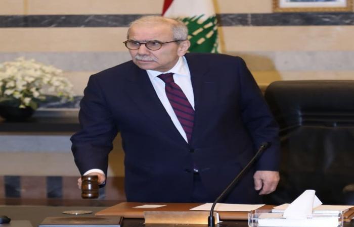 سلام تلقى اتصالًا من ماكرون… وتأكيد على دعم للبنان