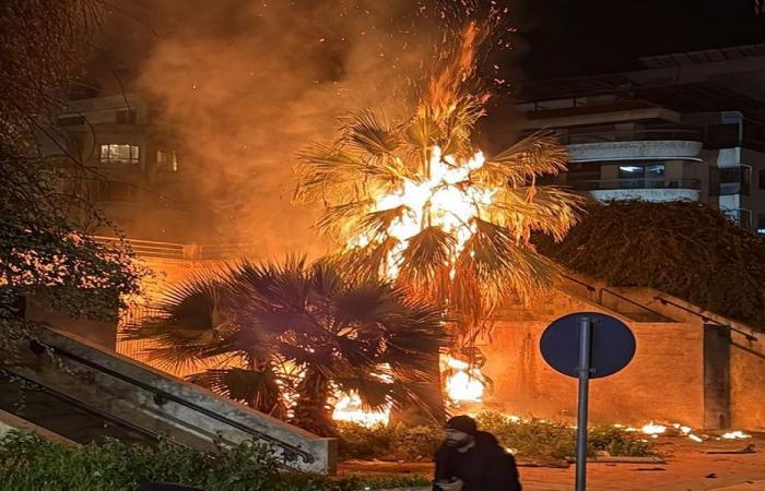 بالفيديو والصور: ضحايا باستهداف سيارة في الجناح