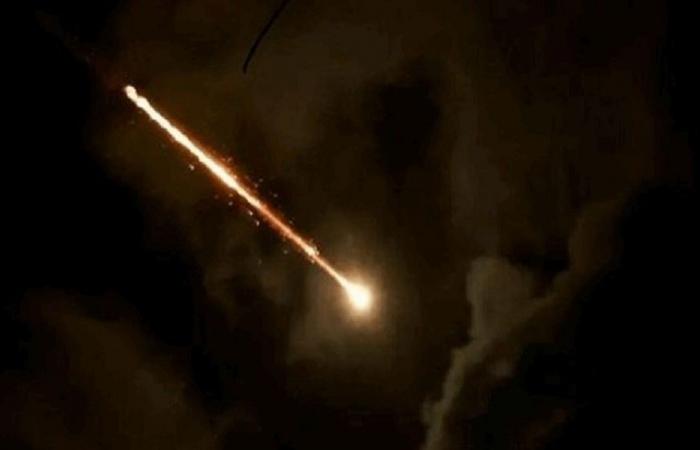 إيران و”الحزب” يطلقون موجات صاروخية على إسرائيل