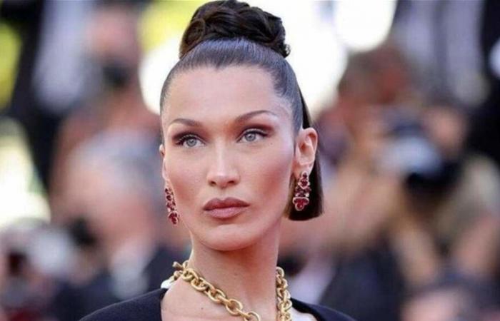 سحر وأناقة.. بيلا حديد تخطف الأنظار بإطلالة "شفافة" ومبتكرة