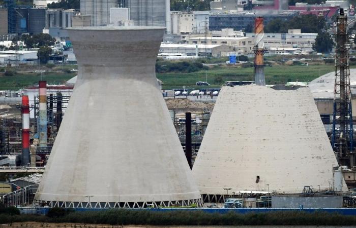 هجوم صاروخي إيراني يتسبب بأضرار في مصافي النفط بحيفا