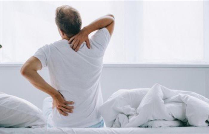 "ألم الكتف" قد يكشف مرضًا خطيرًا في الكبد