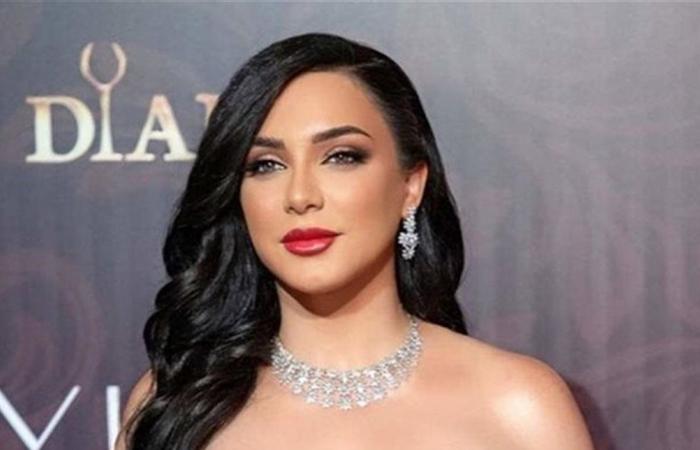 هل ستجسد سلاف فواخرجي شخصية أسماء الأسد في مسلسل درامي؟