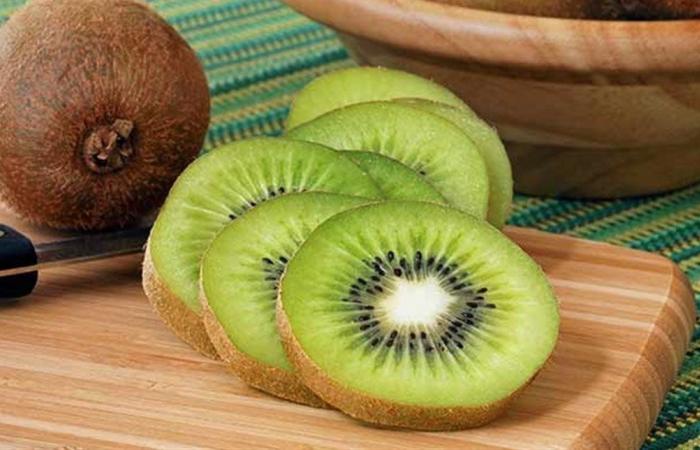 مذاق لذيذ وفوائد صحية… اكتشف أسرار الكيوي