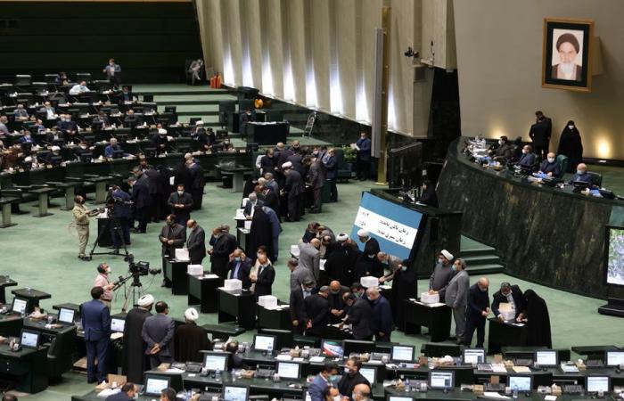 البرلمان الإيراني: مضيق هرمز مغلق ولا مفاوضات