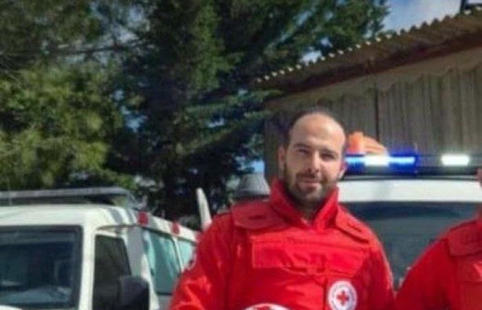 استهداف مباشر للصليب الأحمر… ووفاة مسعف! (صورة)