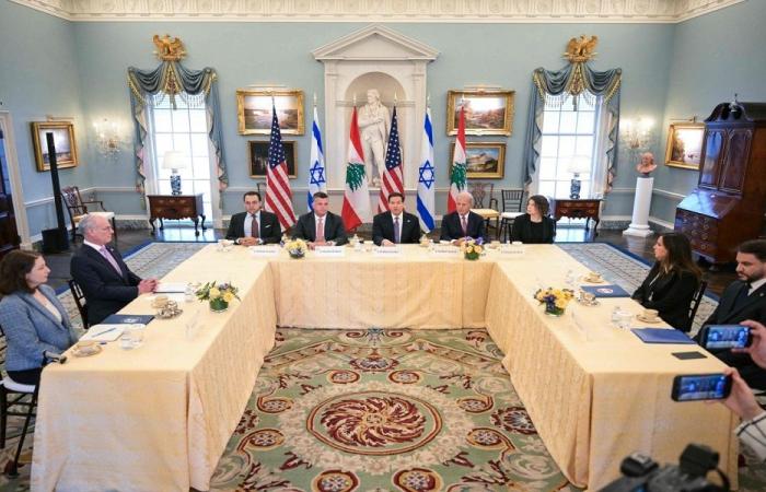 لقاء ثانٍ بين السفيرين