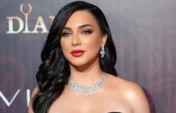 سلاف فواخرجي تُثير الجدل بوصلة رقص مع هذا الفنان (فيديو)