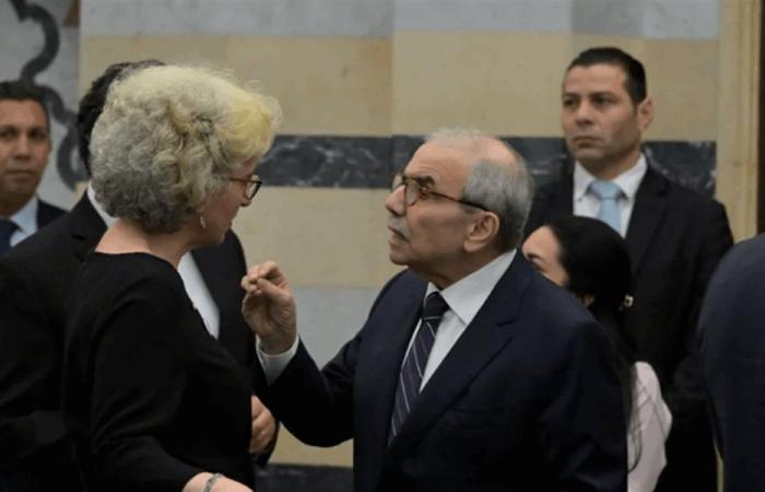 نقاش حادّ بين سلام ووزيرة التربية… والسبب الامتحانات!