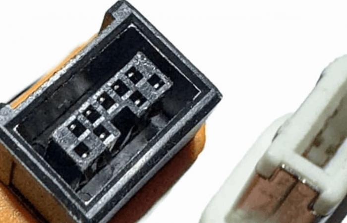 وداعاً FireWire... المنفذ الذي أنقذ أرشيفاً وغيّر عالم الصوت