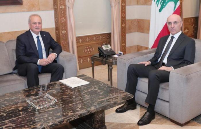السفير الروسي يؤكد دعم بلاده للبنان خلال لقائه الحجار