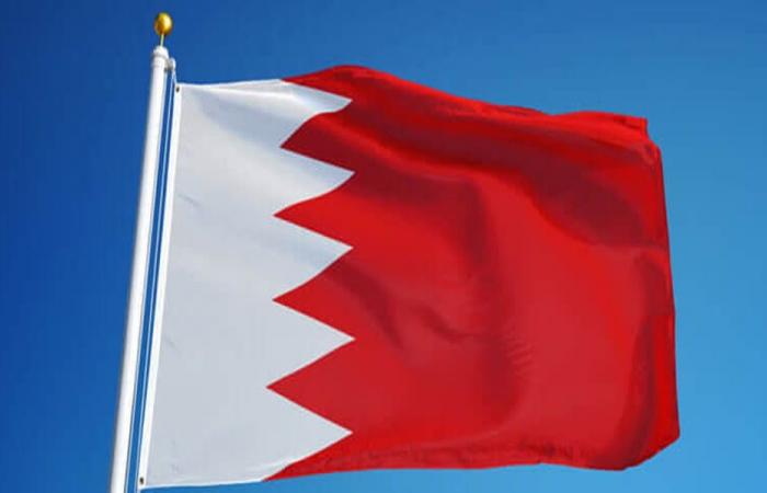 ملك البحرين يقدم التعازي لأمير قطر