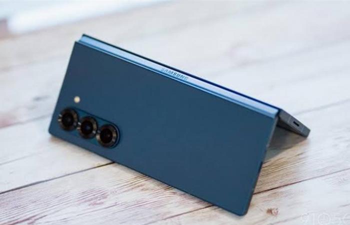 مجهّز بميزات ممتازة.. سامسونغ تستعد لإطلاق هاتف "Galaxy Z Flip" القابل للطي
