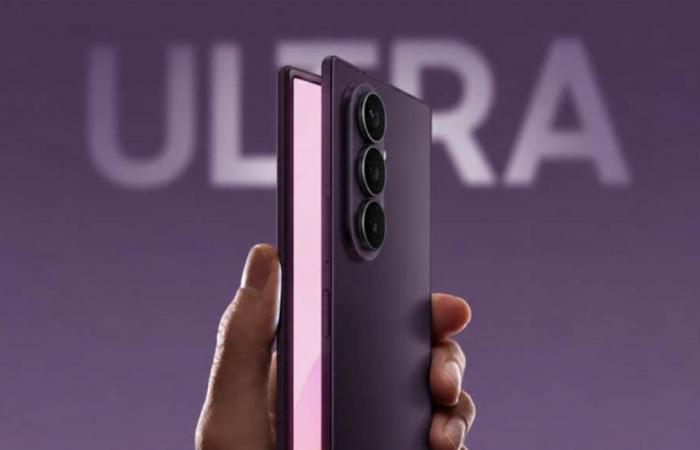 يتحوّل إلى حاسب لوحي صغير.. سامسونغ تكشف عن هاتف Galaxy Z Fold8