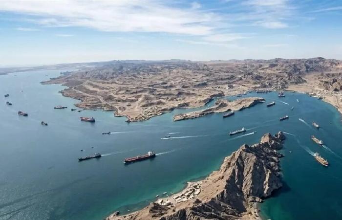 عُمان تقترح آلية إقليمية لإدارة مضيق هرمز
