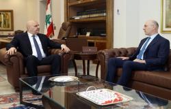 عون يبحث الأمن ومطالب العسكريين مع الحجار